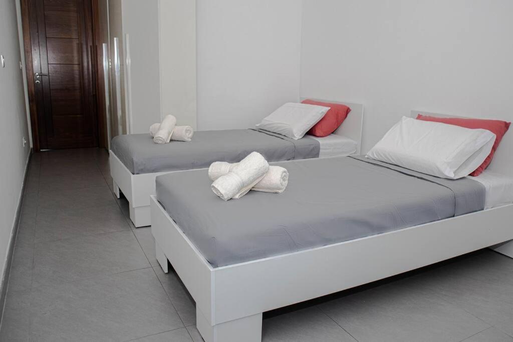Seafront Two Bedroom Apartment San Ġiljan Kültér fotó